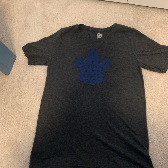 Womens Toronto Maple Leafs T-shirt - Picture 2 of 4